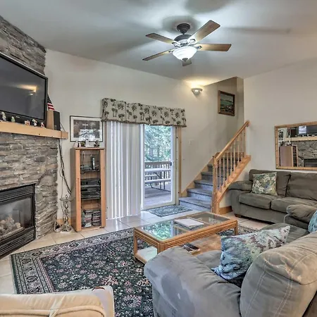 Carnelian Bay Home With Hot Tub Near Lake Tahoe!